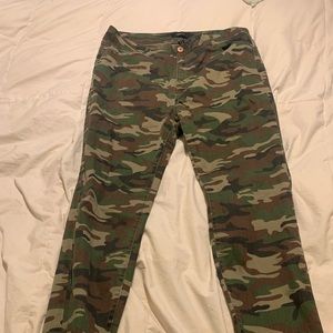 Camouflage forever 21 jeans plus size